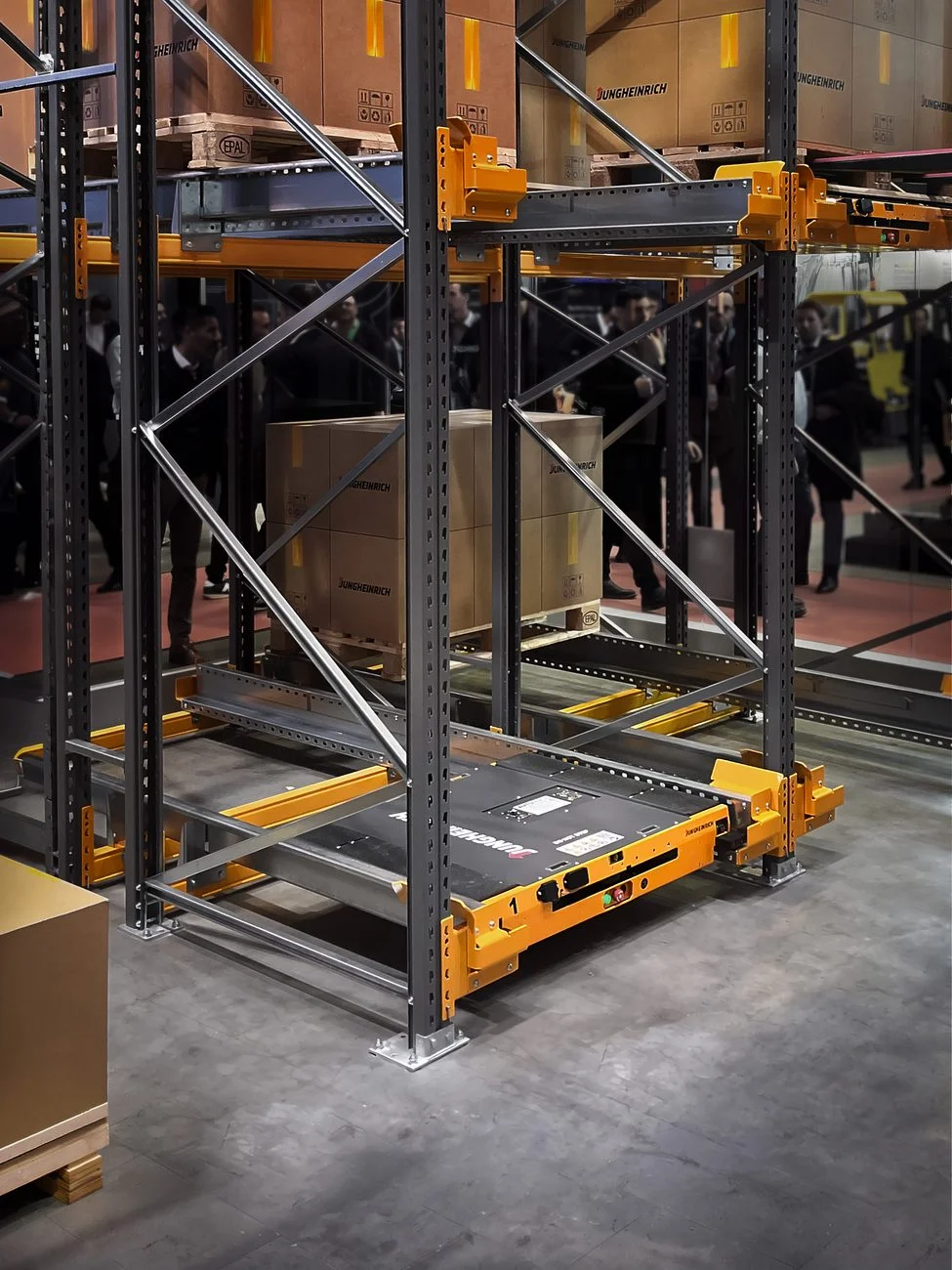 Jungheinrich and Automha Add Two-Way Shuttle for Existing Warehouses